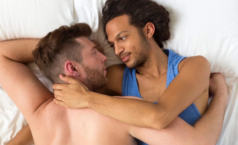 Pimentez votre vie sexuelle avec des positions sexuelles gay originales